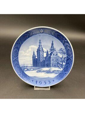 Royal Copenhagen 1953 Christmas Plate - Frederiksberg Castle